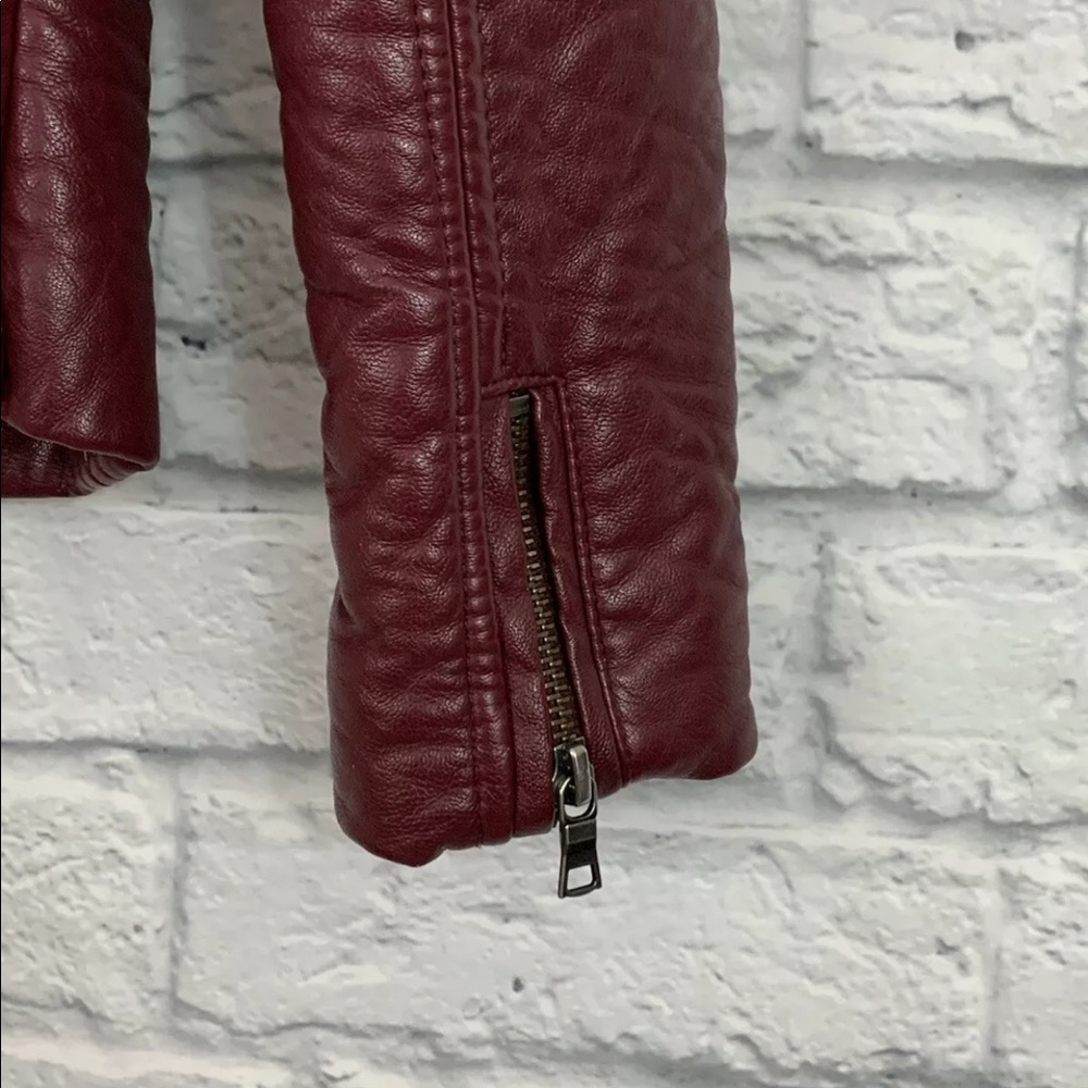 ANN TAYLOR MAROON BURGUNDY FAUX LEATHER JACKET - Picture 3 of 9